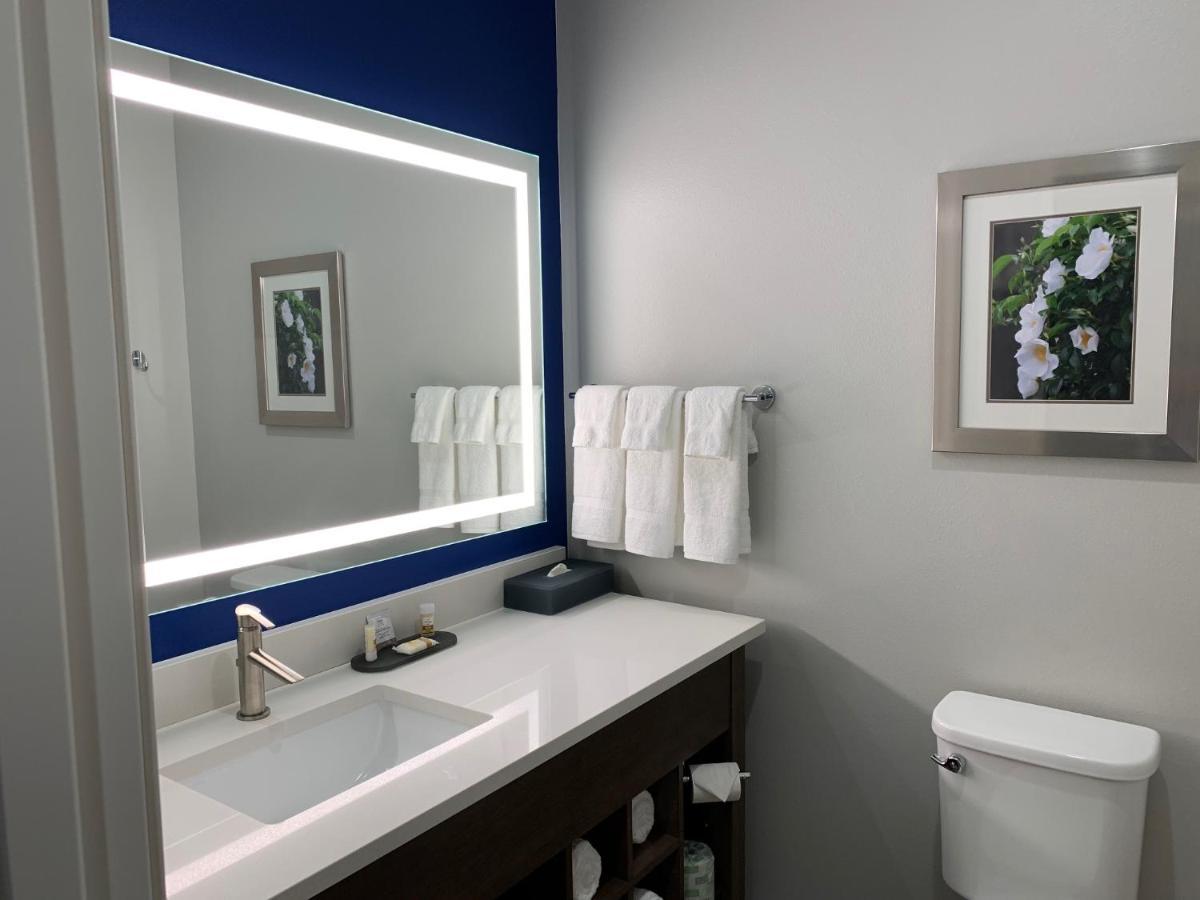 La Quinta Inn & Suites By Wyndham Тифтон Екстериор снимка