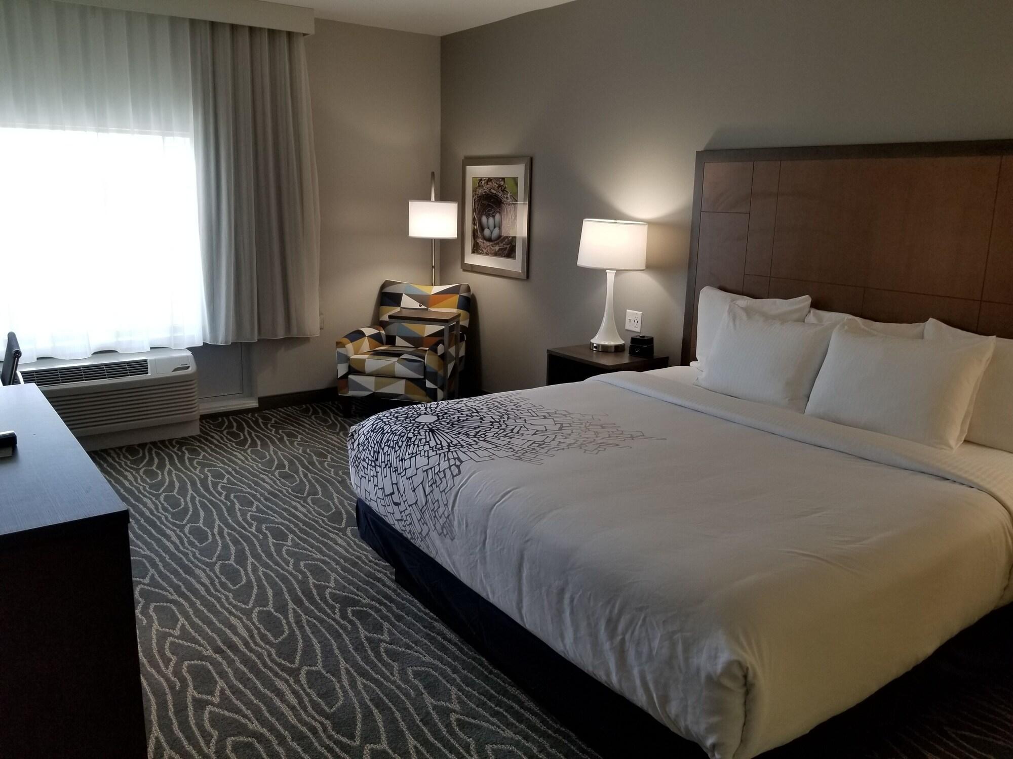 La Quinta Inn & Suites By Wyndham Тифтон Екстериор снимка